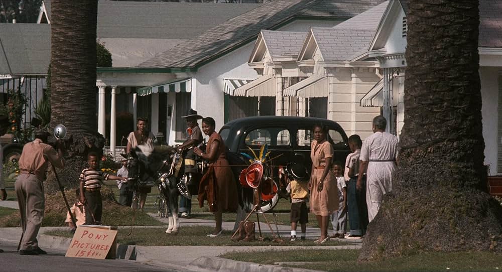 青いドレスの女の画像