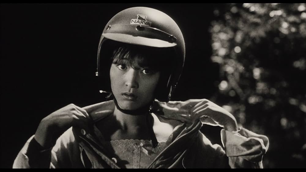 彼のオートバイ、彼女の島の画像