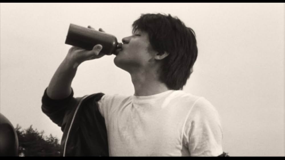 彼のオートバイ、彼女の島の画像