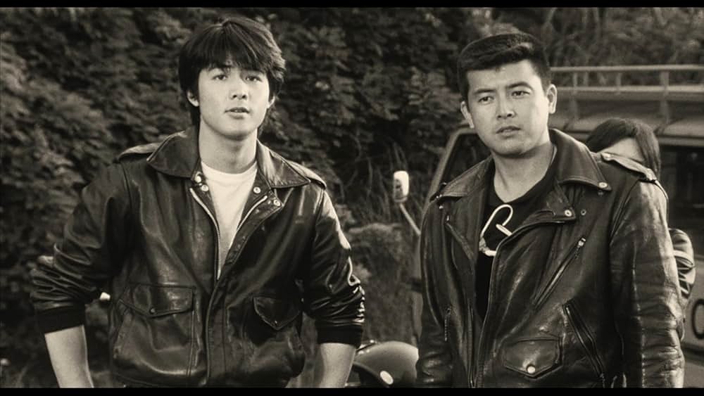 彼のオートバイ、彼女の島の画像