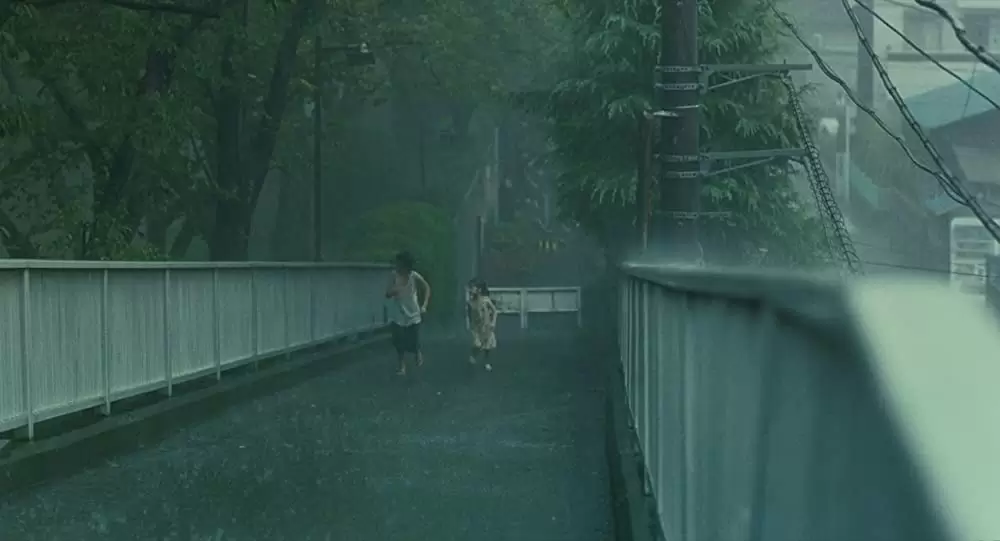 「万引き家族」の画像