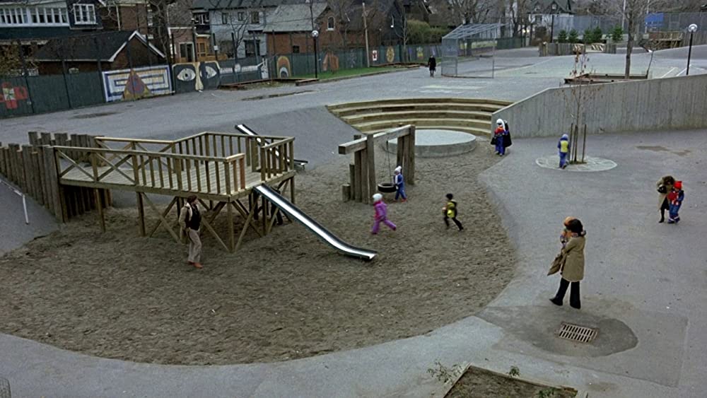 「ザ・ブルード／怒りのメタファー」の画像