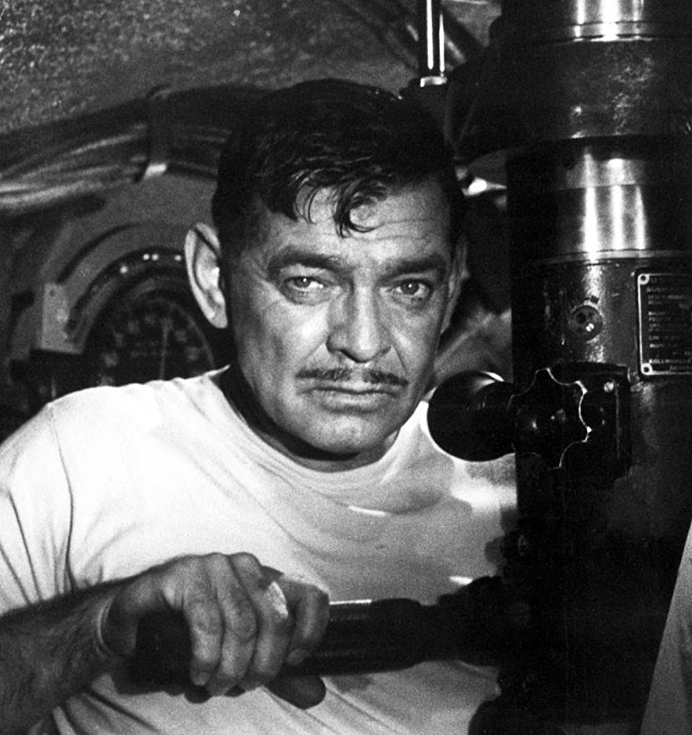 深く静かに潜航せよの画像