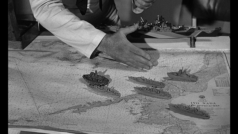 深く静かに潜航せよの画像