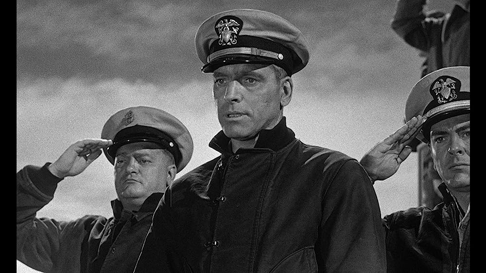 深く静かに潜航せよの画像