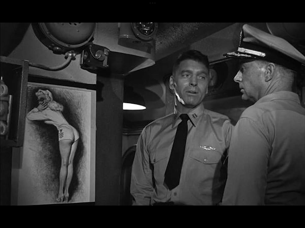 深く静かに潜航せよの画像