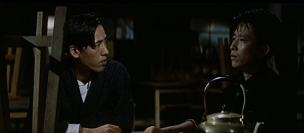 日本の夜と霧の画像