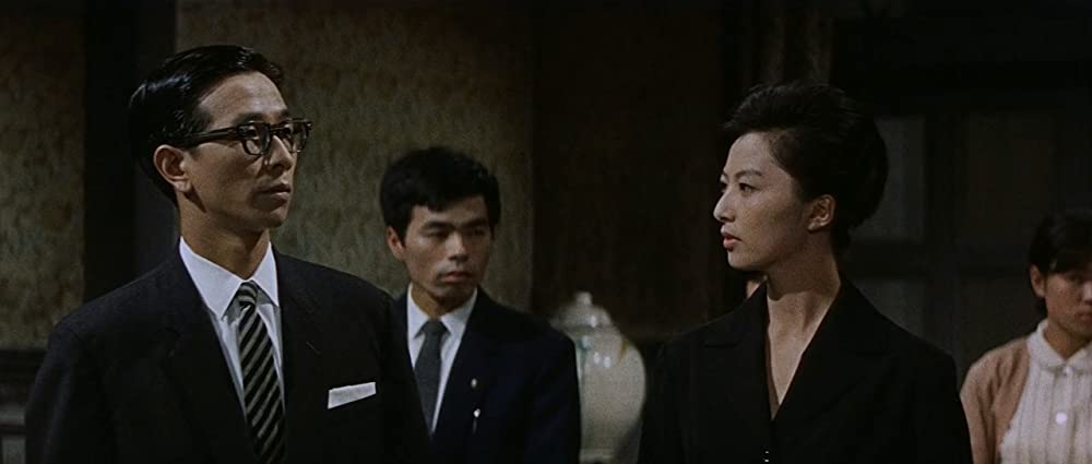 日本の夜と霧の画像