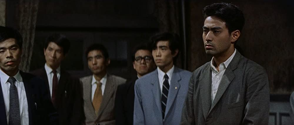 日本の夜と霧の画像