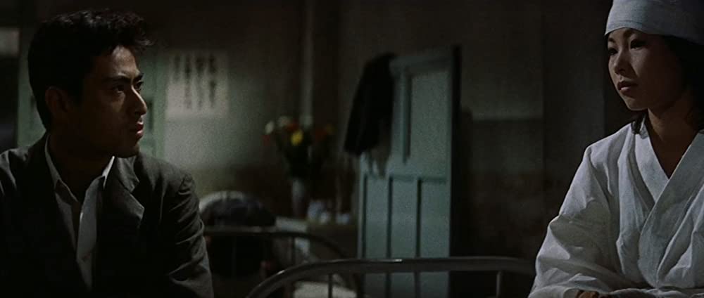 日本の夜と霧の画像