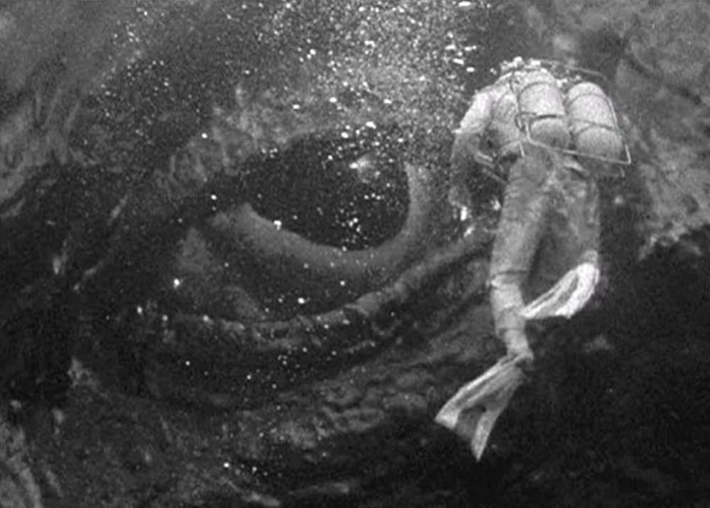 「水爆と深海の怪物」の画像