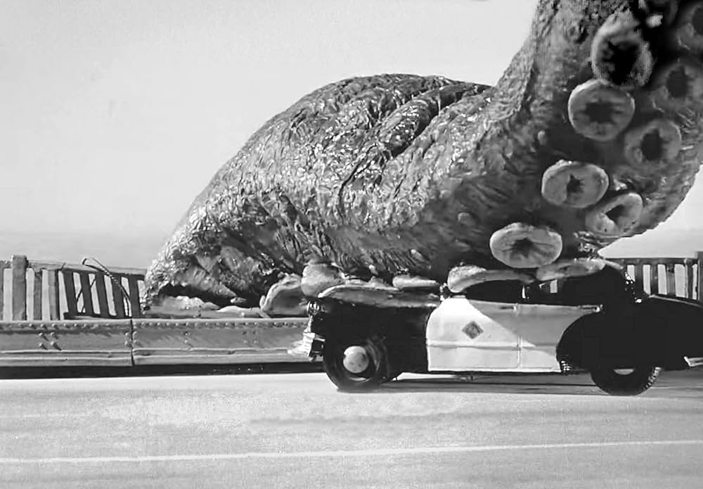 水爆と深海の怪物の画像