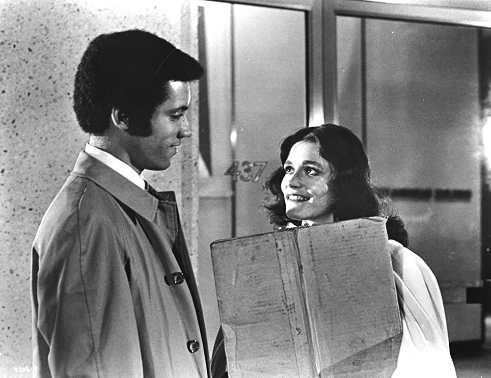 「悪魔のシスター」マーゴット・キダーの画像