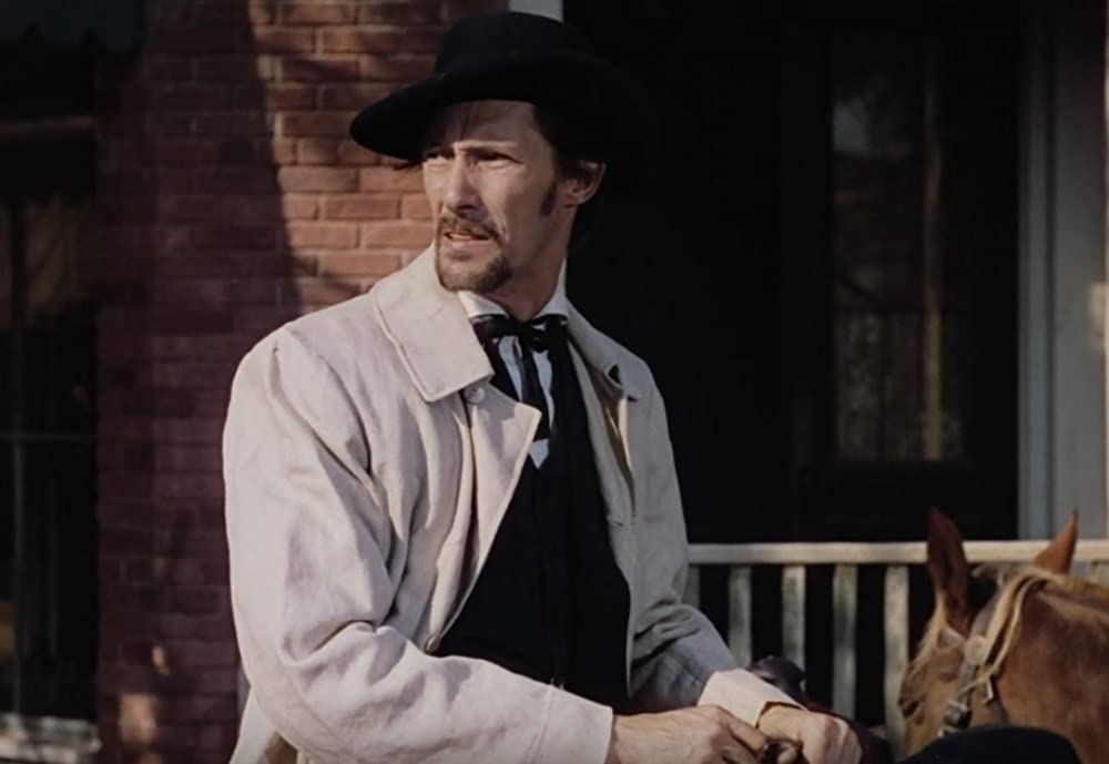 「地獄への道」ジョン・キャラダインの画像