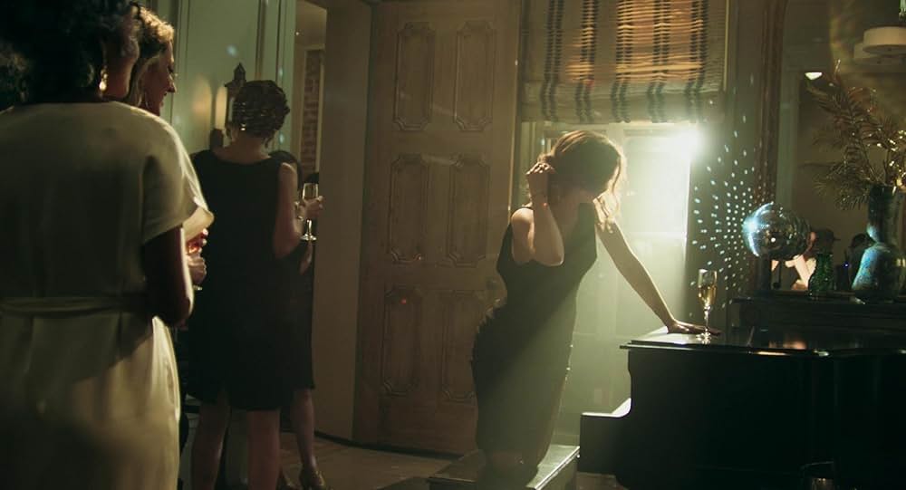 底知れぬ愛の闇の画像