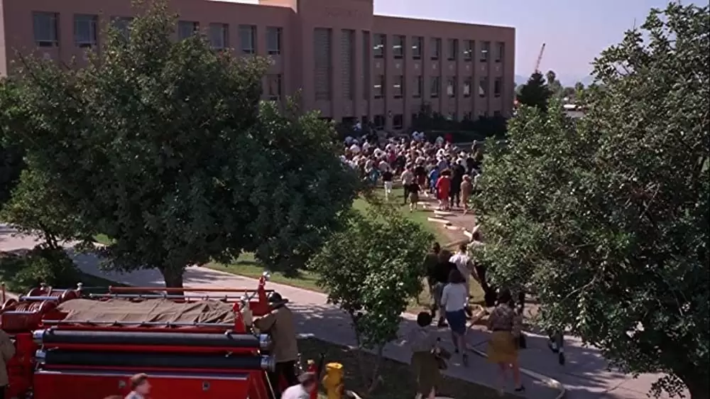 底抜け大学教授の画像