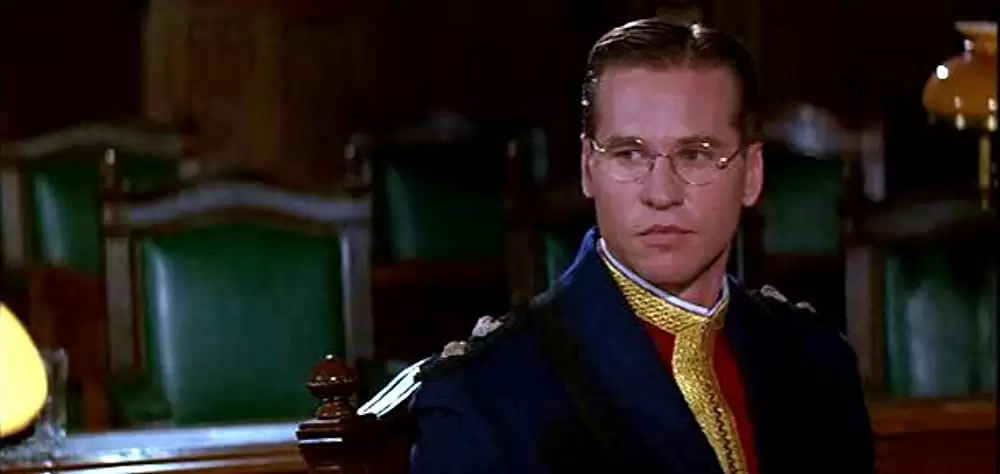 「ゴースト&ダークネス」バル・キルマーの画像