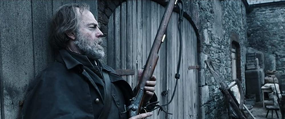 「リベンジャー・スクワッド 宿命の荒野」ヒューゴ・ウィービングの画像