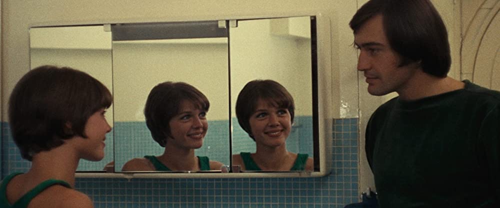 コレクションする女の画像