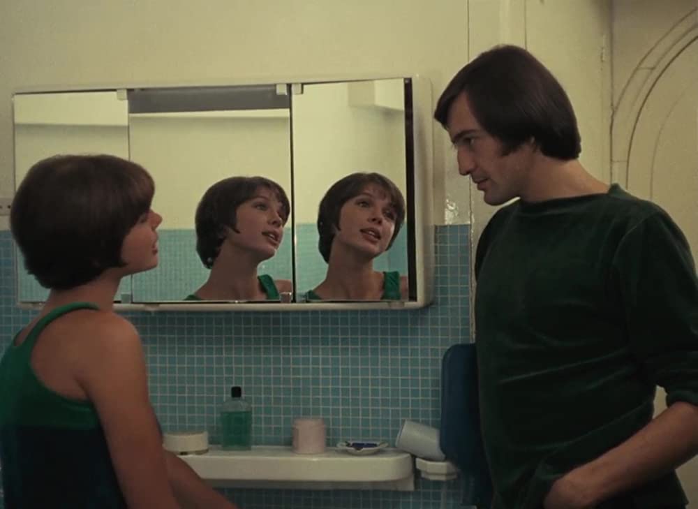 コレクションする女の画像