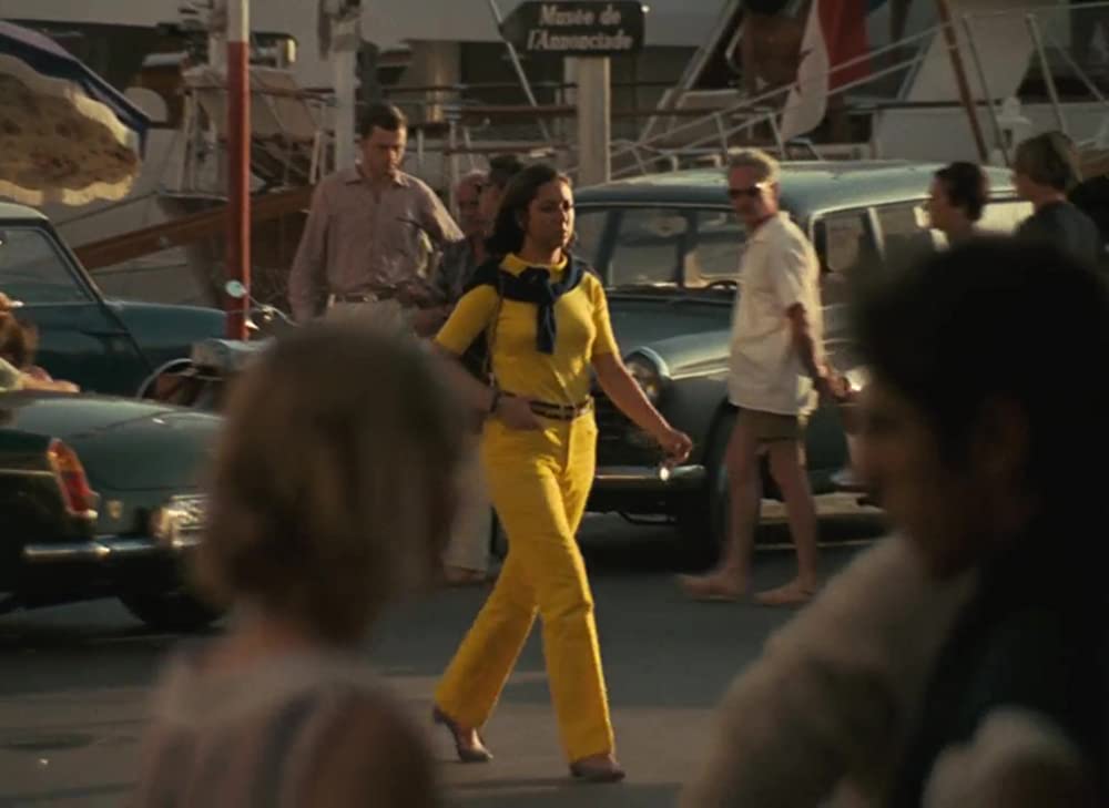 コレクションする女の画像