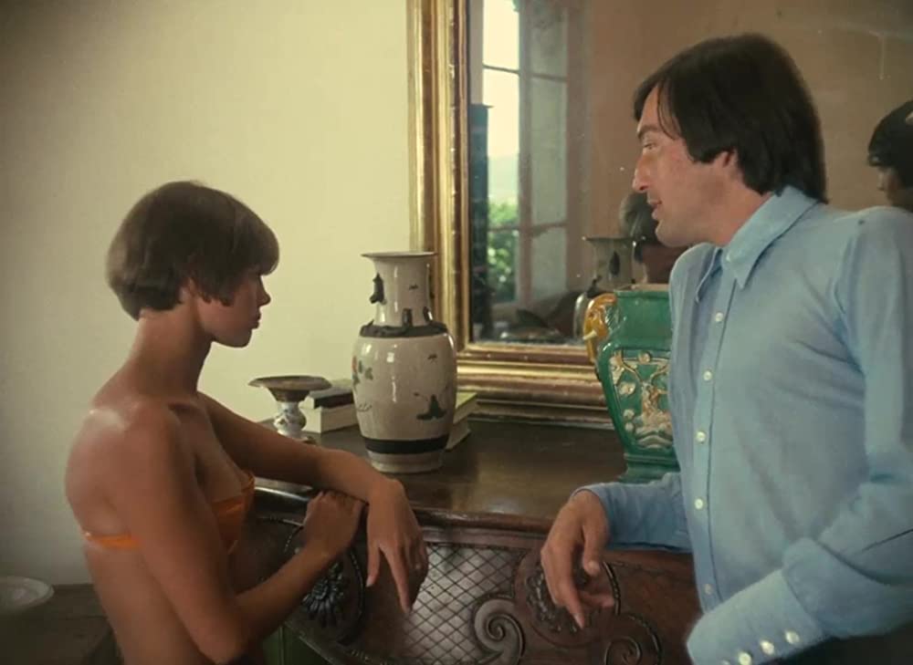 コレクションする女の画像