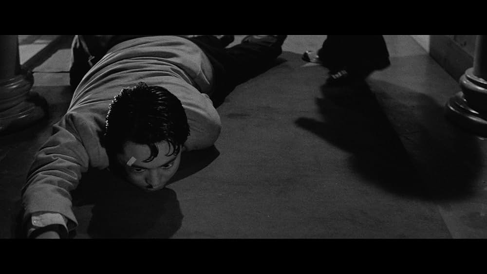 暗黒街の美女の画像