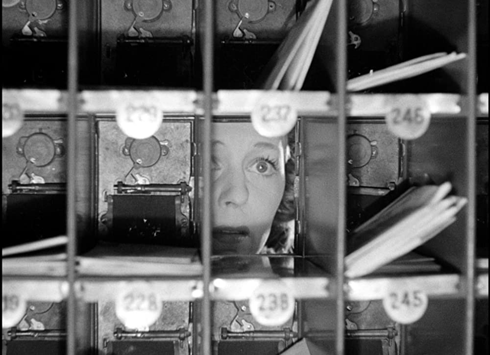 桃色の店／街角 桃色の店の画像