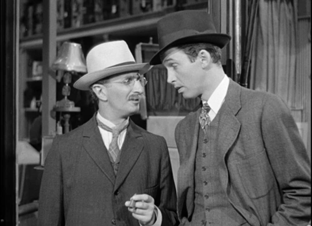 桃色の店／街角 桃色の店の画像