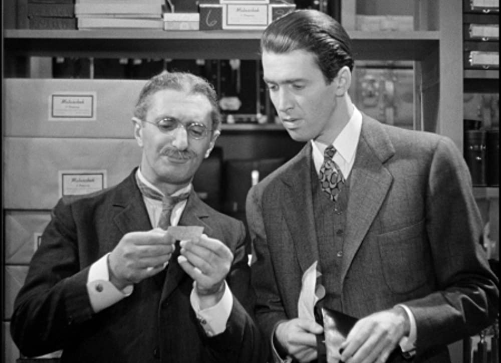 桃色の店／街角 桃色の店の画像