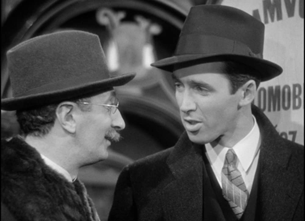 桃色の店／街角 桃色の店の画像