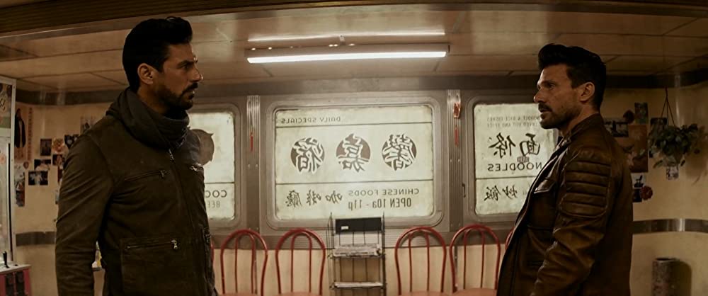 「コンティニュー」メル・ギブソン & フランク・グリロ & ナオミ・ワッツの画像