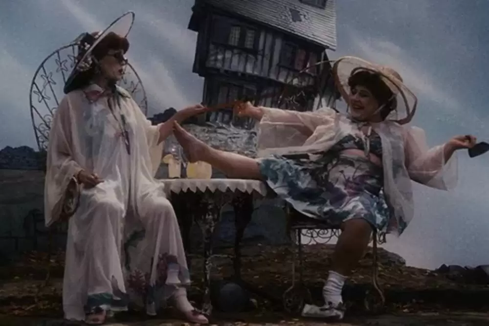 「ジャイアント・ピーチ」ジョアンナ・ラムレイ & ミリアム・マーゴリーズの画像