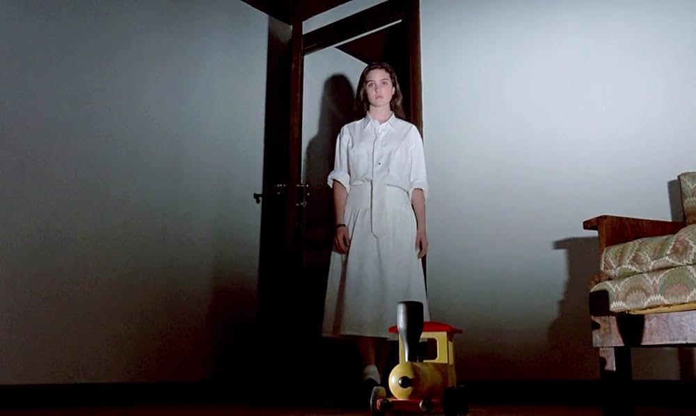 「フェノミナ」の画像