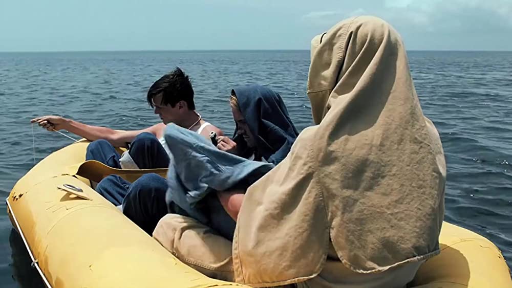 「イントゥ・ザ・シー」ギャレット・ディラハント & トム・フェルトン & ジェイク・アベルの画像