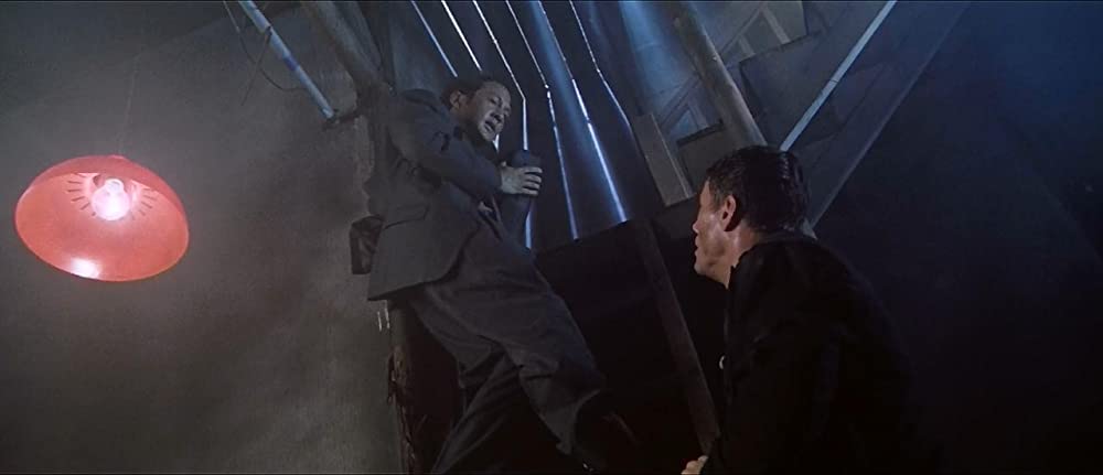 ノック・オフの画像