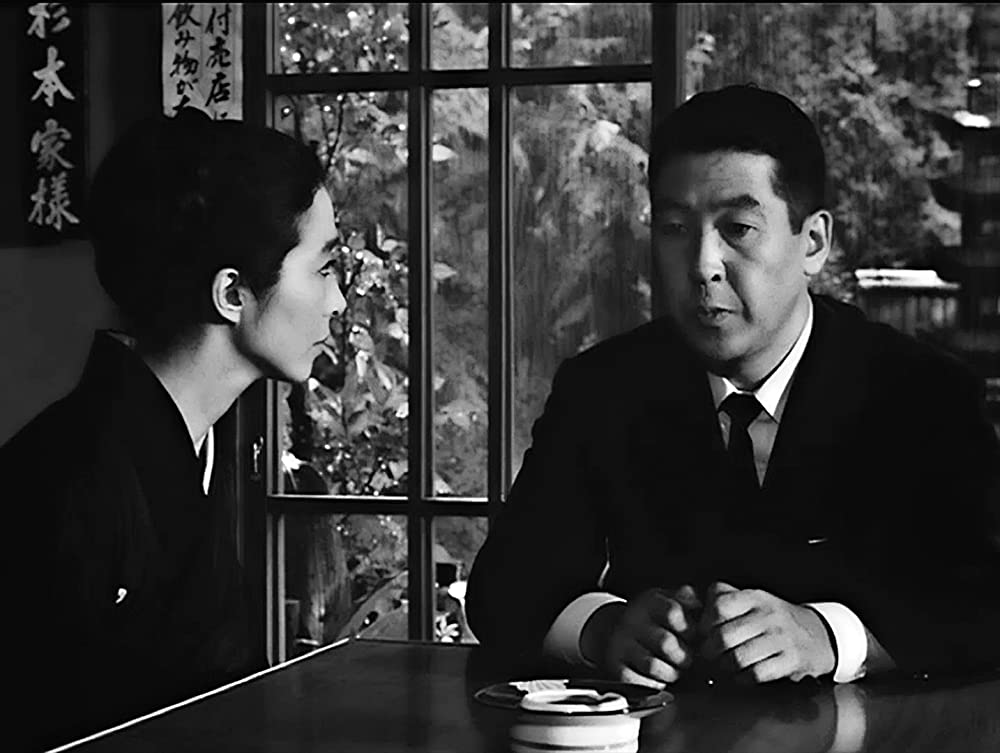 女の中にいる他人の画像