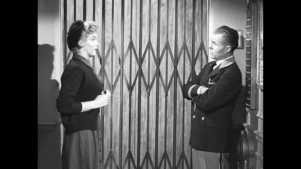 ノックは無用の画像