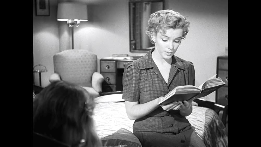 ノックは無用の画像