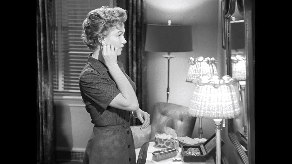 ノックは無用の画像