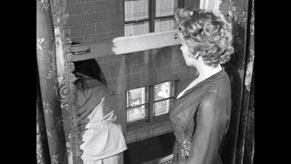 ノックは無用の画像