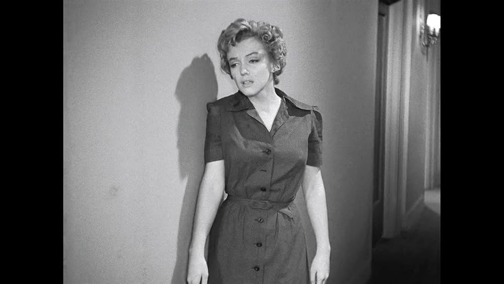 ノックは無用の画像