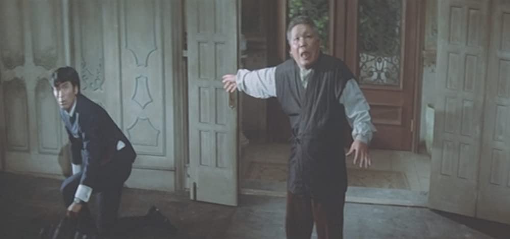 幽霊屋敷の恐怖 血を吸う人形の画像