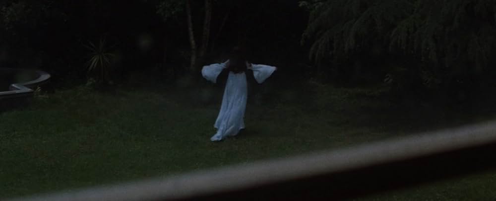 幽霊屋敷の恐怖 血を吸う人形の画像