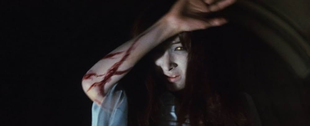 幽霊屋敷の恐怖 血を吸う人形の画像