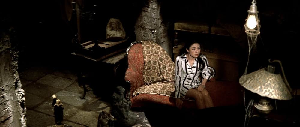 幽霊屋敷の恐怖 血を吸う人形の画像