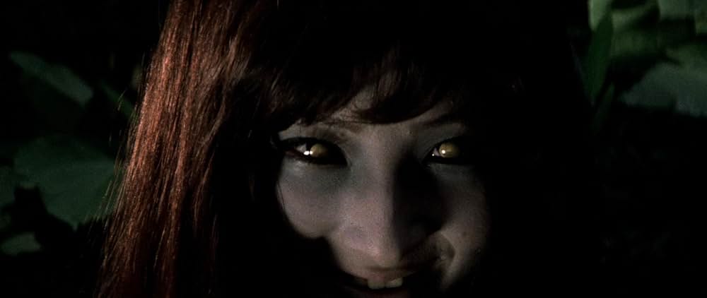 幽霊屋敷の恐怖 血を吸う人形の画像