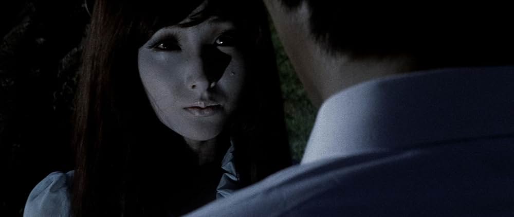 幽霊屋敷の恐怖 血を吸う人形の画像