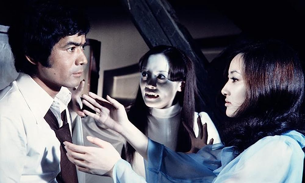 血を吸う薔薇の画像