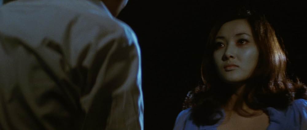 血を吸う薔薇の画像